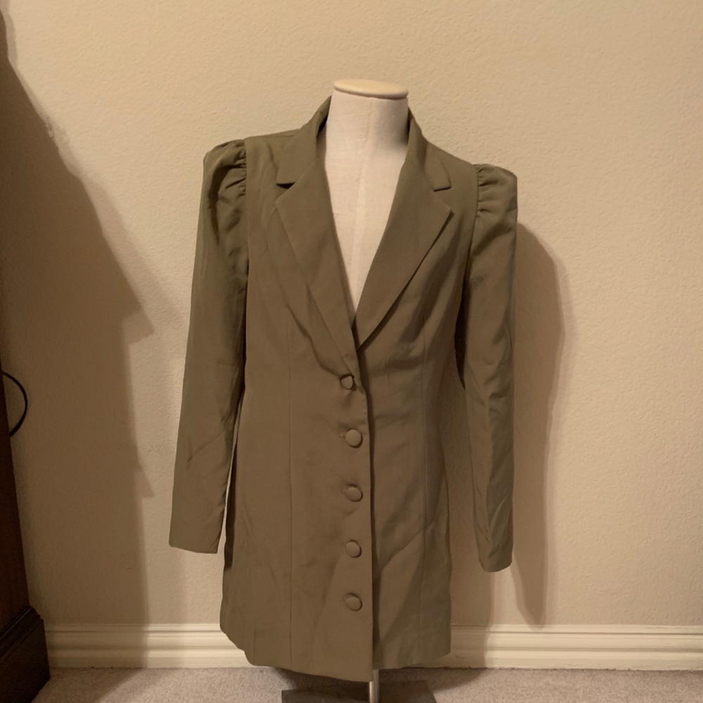 Suit dress color Olive
